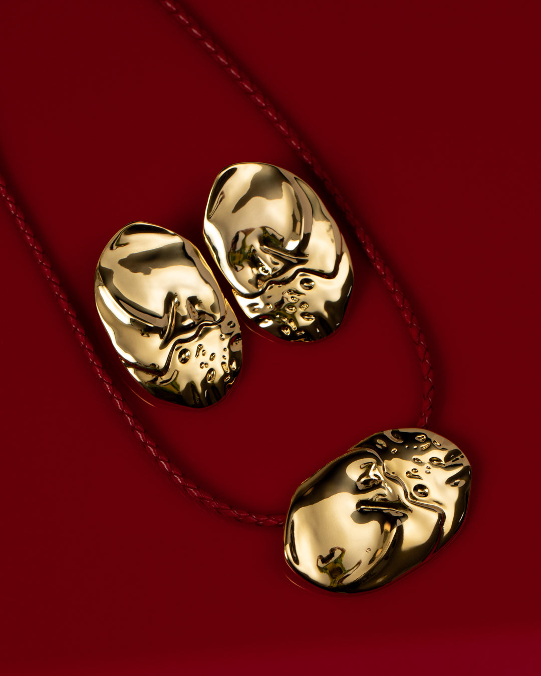 The Granada Disc Necklace